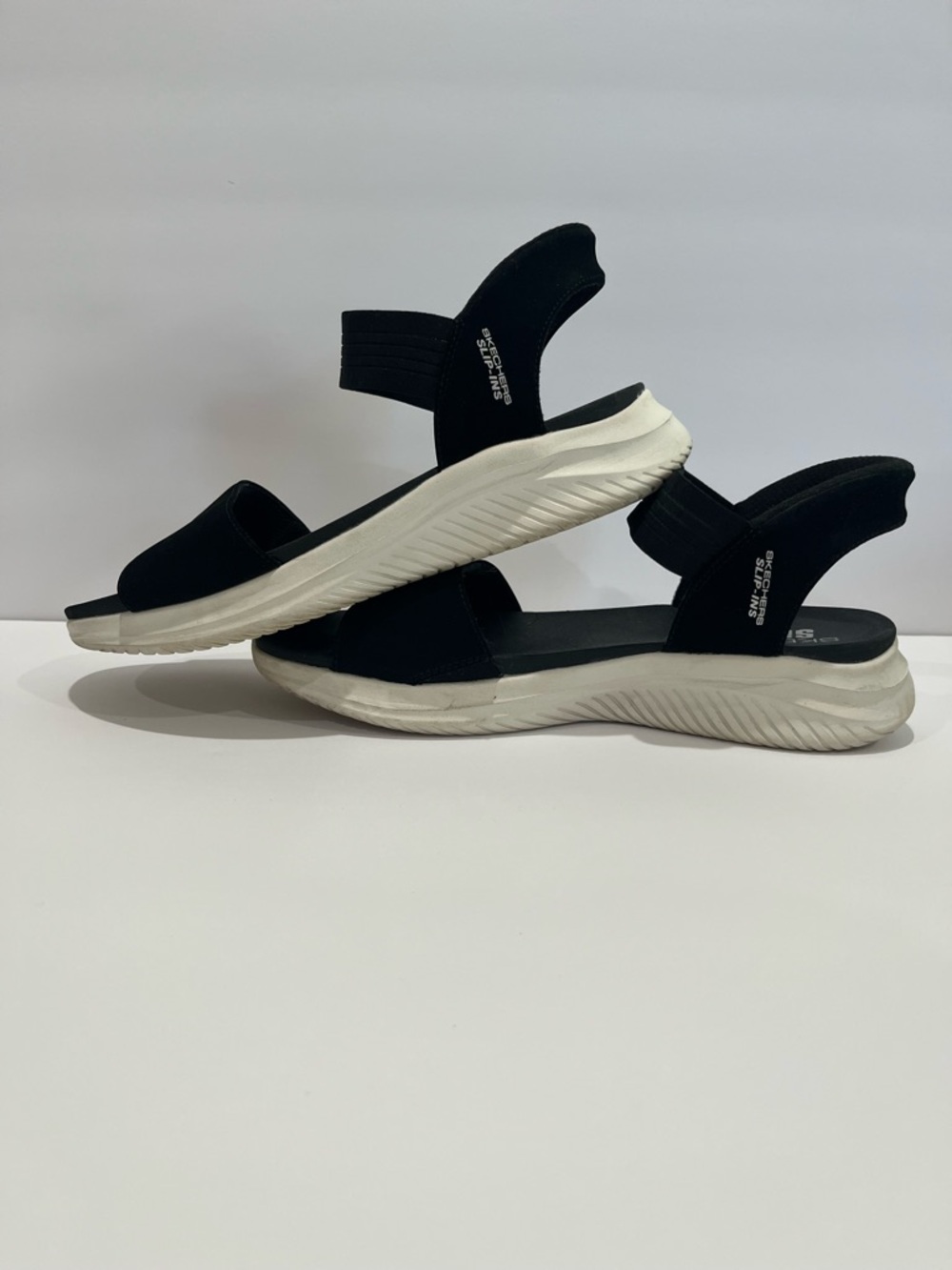 Sketchers Black Elastic Strap Slip-In Lightweight Cushion Women's Casual Sandals - Picture 4 of 10